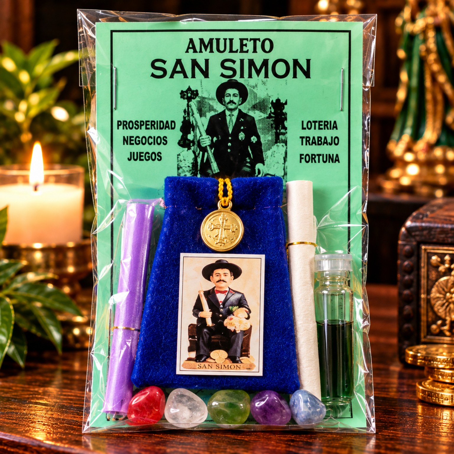 Amuleto San Simón con bolsita azul, estampa de San Simón, medalla dorada y piedras de colores